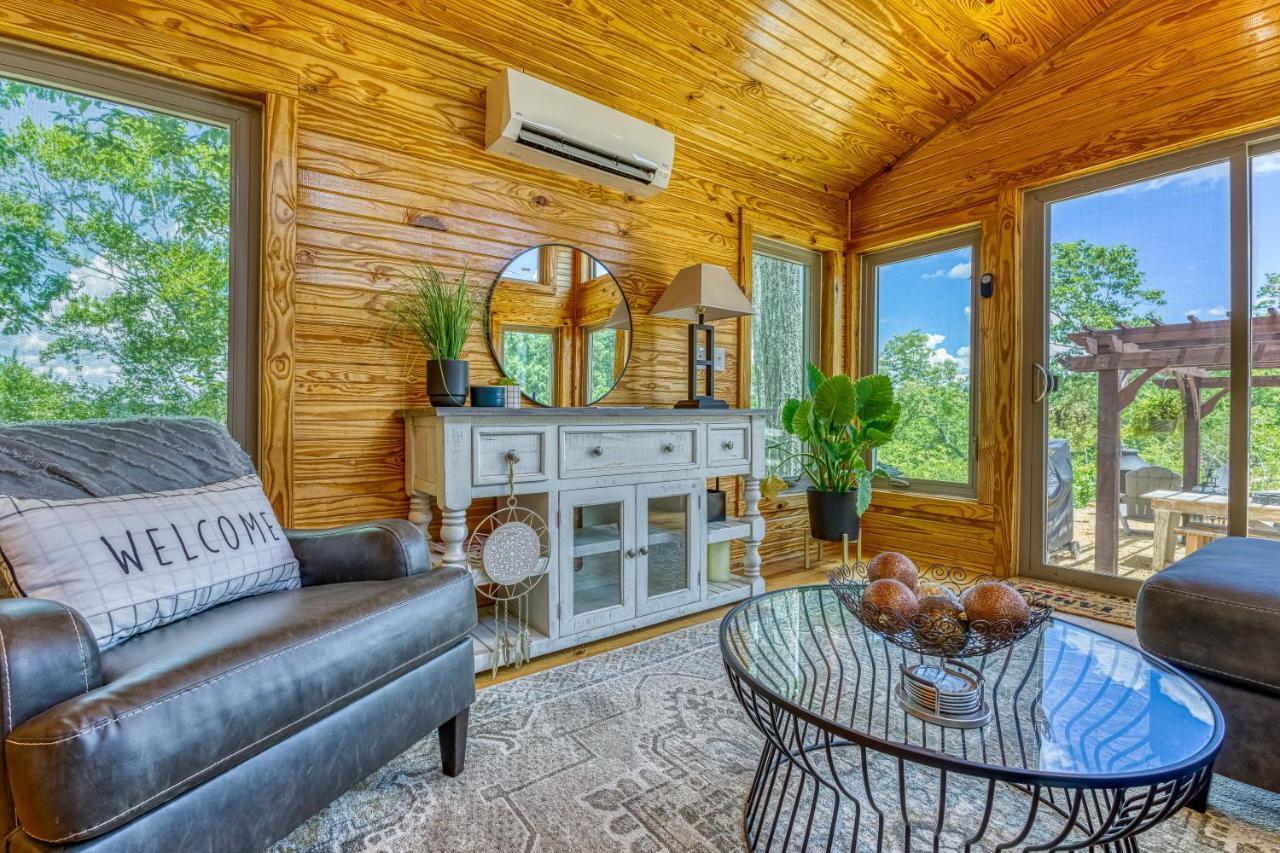 The Gemini-A Dreamy, Waterfront Tiny Cabin Rogersville Экстерьер фото