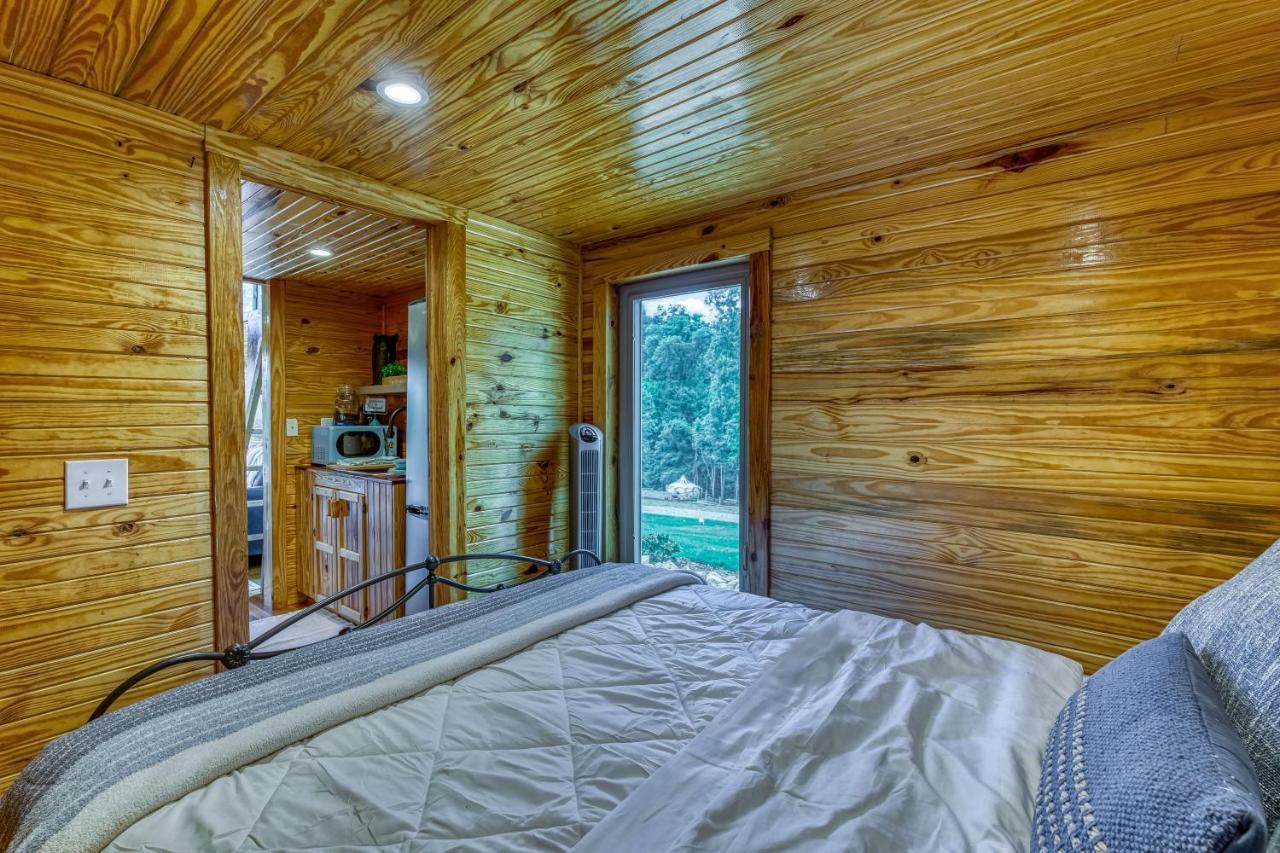 The Gemini-A Dreamy, Waterfront Tiny Cabin Rogersville Экстерьер фото
