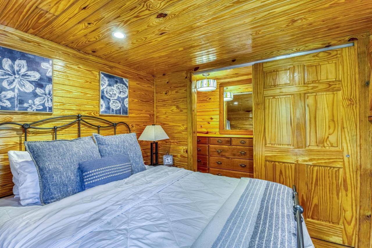 The Gemini-A Dreamy, Waterfront Tiny Cabin Rogersville Экстерьер фото