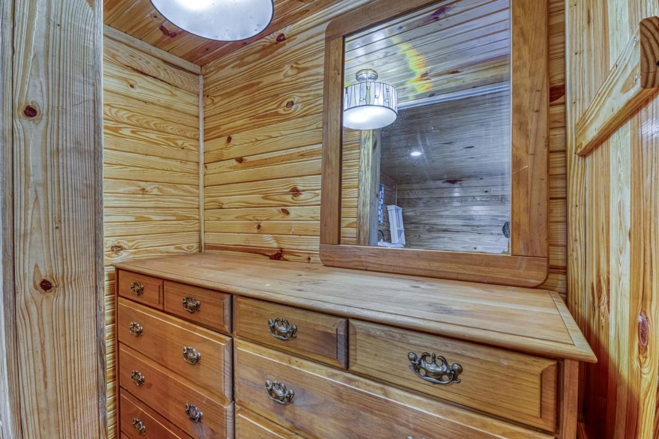The Gemini-A Dreamy, Waterfront Tiny Cabin Rogersville Экстерьер фото