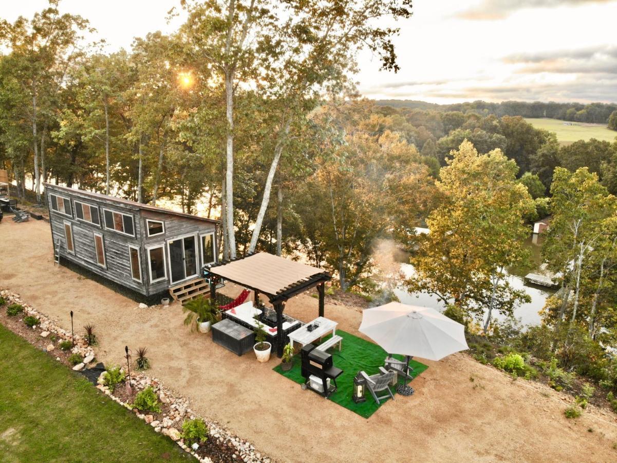 The Gemini-A Dreamy, Waterfront Tiny Cabin Rogersville Экстерьер фото